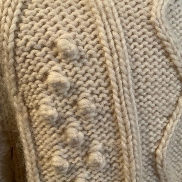 “HAND KNIT” Vintage Beige “Popcorn” Pattern 100% Wool Sweater. - Picture 13 of 14
